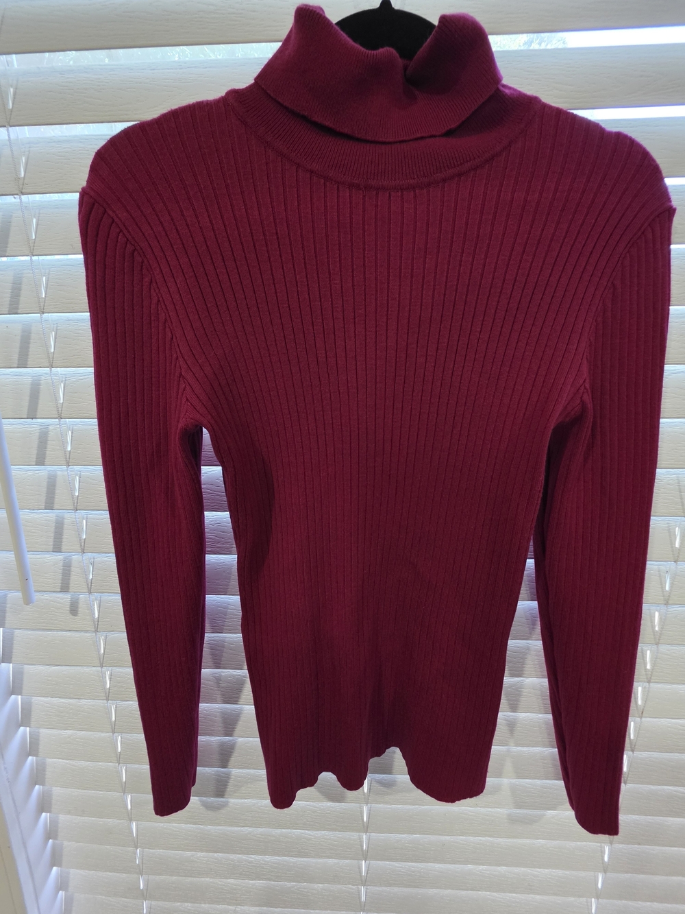 Ribbed Turtleneck Long-Sleeve Top in Berry Pink